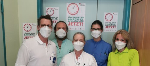 Fünf Nach Zwölf