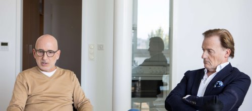 Dr. Brenner und Dr. Frank im Gespräch miteinander