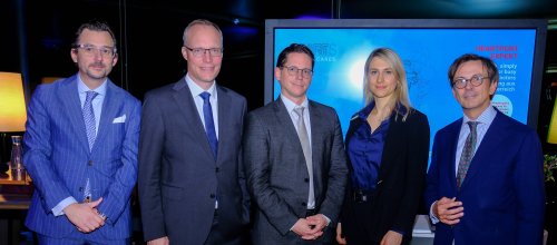 Die Podiumsdiskussionsteilnehmer Widhalm, Biach, Andreas, Zillner und Stampfer - von links nach rechts stehend