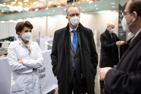 Yvetta Zakarian/Ärztefunkdienst, Alexander Biach und Thomas Szekeres.